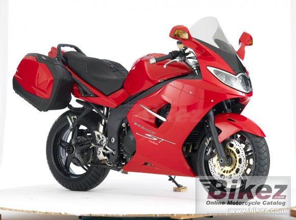 2010 Triumph Sprint ST photo